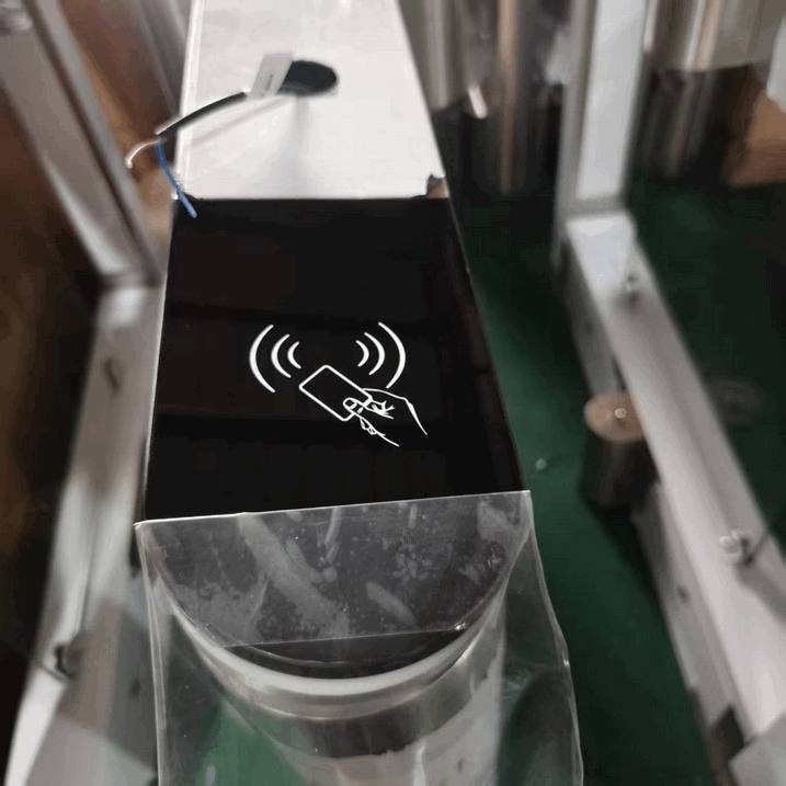 Barrera Batiente Automática – Sistema de Control de Acceso de Alto Rendimiento para Entradas Seguras de Edificios Corporativos4