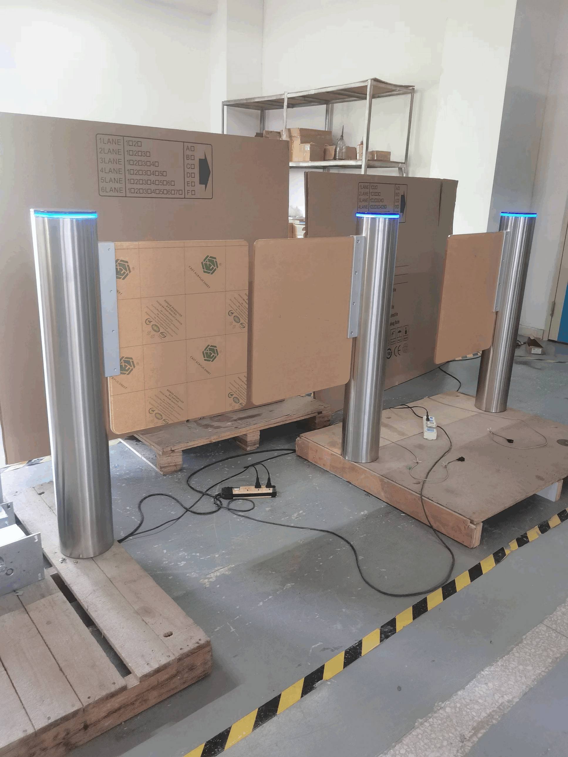 Barrera Batiente Automática de Doble Poste con Sensor de Inducción para Gestión de Ingreso Comercial – Sistema Inteligente de Control de Acceso para Supermercados2