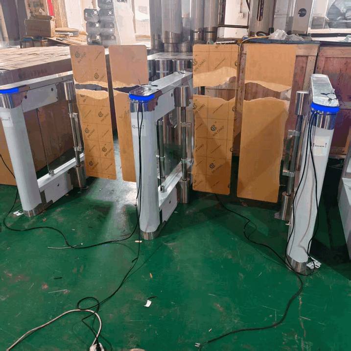 Barrera Batiente Automática – Sistema de Control de Acceso de Alto Rendimiento para Entradas Seguras de Edificios Corporativos1