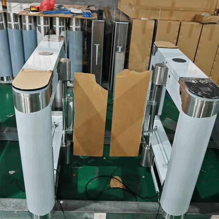 Barrera Batiente Automática – Sistema de Control de Acceso de Alto Rendimiento para Entradas Seguras de Edificios Corporativos