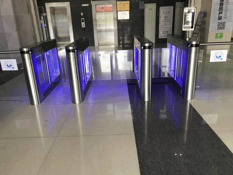 Multi-Factor High-Speed Pedestrian Turnstiles for Secure Corporate Passageways3