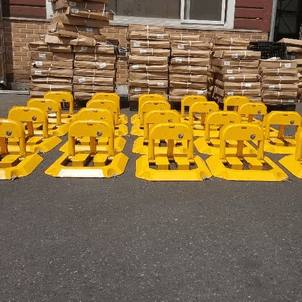 Distribuidor Profesional de Bloqueadores de Estacionamiento Plegables – Bloqueadores Manuales y Automáticos de Servicio Pesado para Obras Civiles e Infraestructura4
