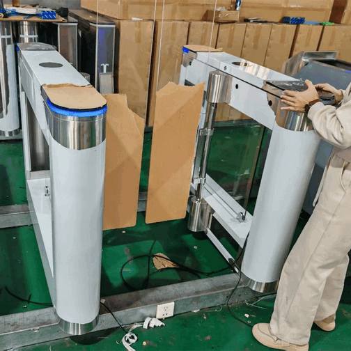 Barrera Batiente Automática – Sistema de Control de Acceso de Alto Rendimiento para Entradas Seguras de Edificios Corporativos3